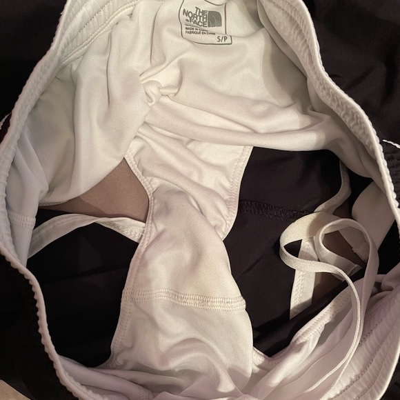 The North Face Black/White Running Short Drawstring Liner Women's Small - Picture 5 of 5